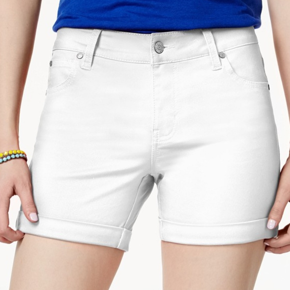 🌻 Celebrity Pink Juniors 5" White Cuffed Shorts